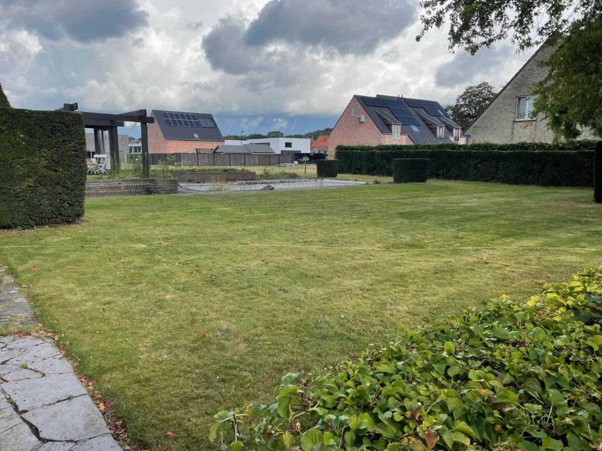 B&B The White House Wielsbeke Exterior foto